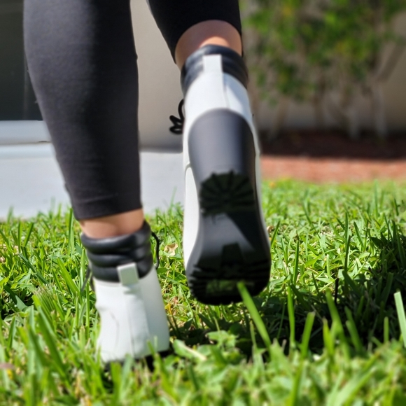 Women's White Chunky Block High Heel Ankle Booties - Picture 3 of 9